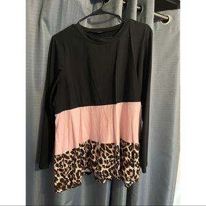 Color block leopard print tee